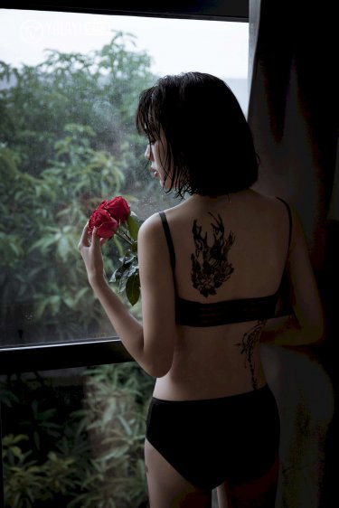 变成黑皮辣妹后跟朋友做了未增删樱花